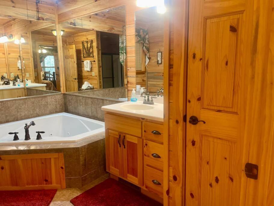 Cabin 2 Bed Close To Helen Hot Tub #15 Luaran gambar
